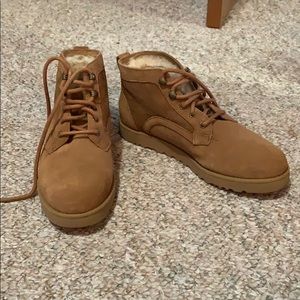 UGG Neumel Boots Size 8 - Chestnut